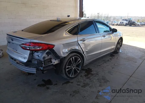2019 Ford Fusion Titanium z USA, uszkodzony, nr VIN 3FA6P0D99KR207638